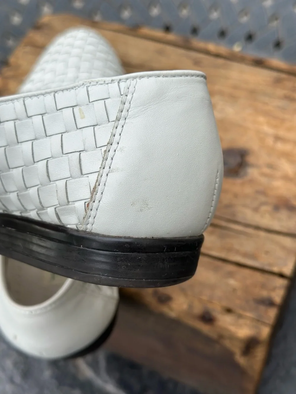Trotters Basketweave Leather Flats White Loafers Comfort Chic Style